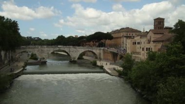 Roma, İtalya'nın görünümü. Roma mimarisi ve yerler. Eski ünlü sokaklar, konumlar ve dünya mirası. 