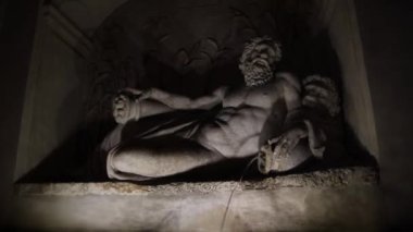 Roma, İtalya'nın görünümü. Roma mimarisi ve yerler. Eski ünlü sokaklar, konumlar ve dünya mirası. 