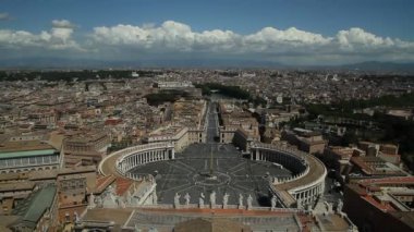 Roma, İtalya'nın görünümü. Roma mimarisi ve yerler. Eski ünlü sokaklar, konumlar ve dünya mirası. 