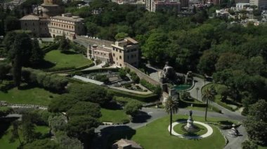 Roma, İtalya'nın görünümü. Roma mimarisi ve yerler. Eski ünlü sokaklar, konumlar ve dünya mirası. 