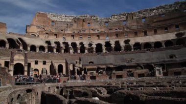 Kolezyum Roma, İtalya görünümünde. Roma mimarisi ve Simgesel. Roma ve İtalya'nın eski ve ünlü cazibe.