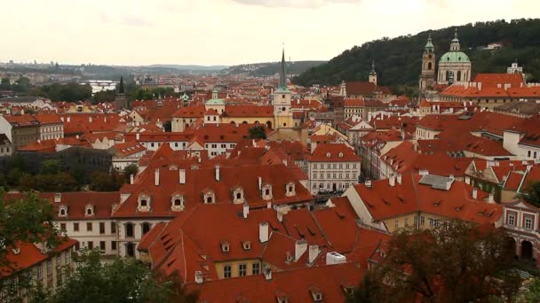 プラハの古いビューと美しいチェコ都市 — ストック動画