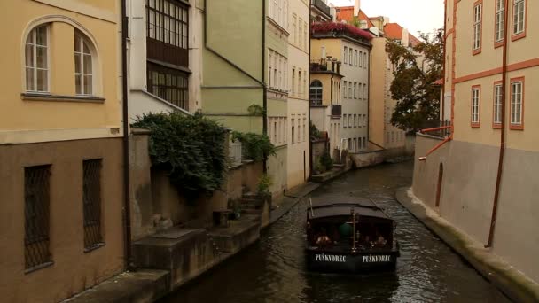 Άποψη Της Παλιάς Πράγας Και Όμορφη Τσεχική Πόλη — Αρχείο Βίντεο
