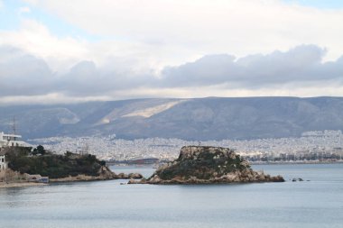 Atina, Yunanistan, Parthenon Tapınağı ile Akropolisi. Ünlü eski Parthenon Tapınağı Atina ana dönüm noktası olduğunu. Herodes Atticus, Erechtheion Caryatid sundurma isimlerinden kenti Odeon görünümünü.