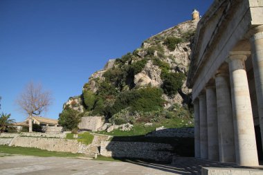 Korfu (Korfu) görünümü. Korfu - Corfu Island, Yunanistan başkenti. Panagia Vlacherna ve ada, Pontikonissi (mouse Adası) Vigla, Corfu yakınındaki.