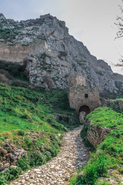 Acrocorinth, üst Korint Kalesi, antik Corinth, Akropolisi antik şehir Corinth, Yunanistan nezaret yekpare kayadır. Arkeolojik Acrocorinth, Peloponnese, Yunanistan eski Corinth Akropolisi.