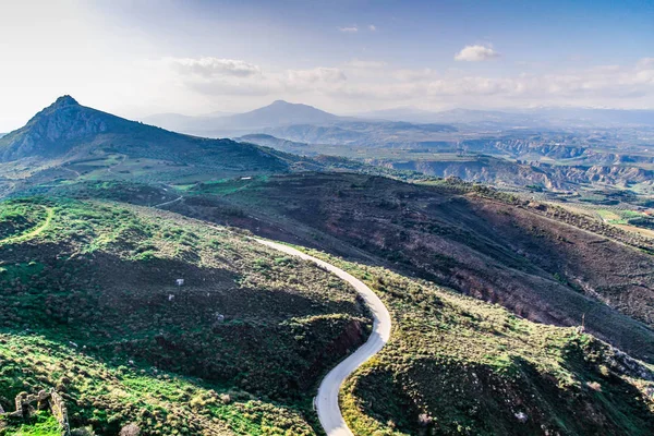 Acrocorinth, üst Korint Kalesi, antik Corinth, Akropolisi antik şehir Corinth, Yunanistan nezaret yekpare kayadır. Arkeolojik Acrocorinth, Peloponnese, Yunanistan eski Corinth Akropolisi.