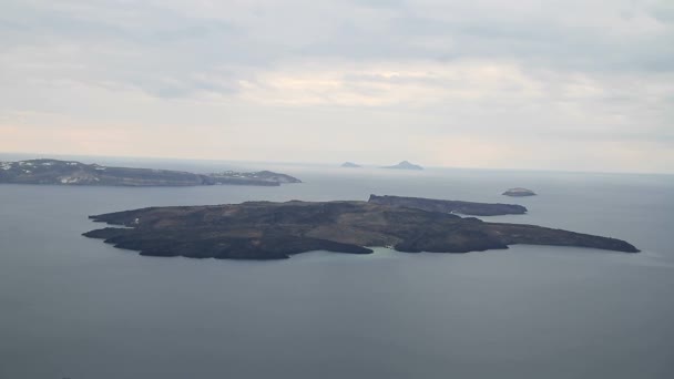 サントリーニ島 ギリシャ 素晴らしいサントリーニの自然観 サントリーニ島 サントリーニ島の伝統的なキクラデス建築家 フィラ イア村の火山カルデラ — ストック動画