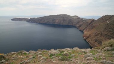 Santorini, Yunanistan. Şaşırtıcı Santorini doğa görünümünü, Santorini, Geleneksel Kikladik Santorini evleri, Oia Köyü, Fira, volkan caldera. 