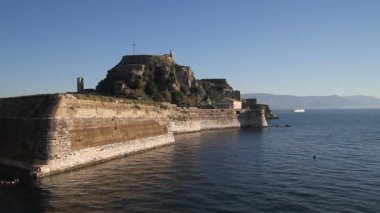 Korfu (Korfu) görünümü. Korfu - Corfu Island, Yunanistan başkenti. Panagia Vlacherna ve ada, Pontikonissi (mouse Adası) Vigla, Corfu yakınındaki.
