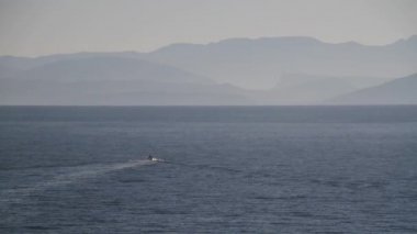 Korfu (Korfu) görünümü. Korfu - Corfu Island, Yunanistan başkenti. Panagia Vlacherna ve ada, Pontikonissi (mouse Adası) Vigla, Corfu yakınındaki.
