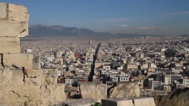 Atina, Yunanistan, Parthenon Tapınağı ile Akropolisi. Ünlü eski Parthenon Tapınağı Atina ana dönüm noktası olduğunu. Herodes Atticus, Erechtheion Caryatid sundurma isimlerinden kenti Odeon görünümünü.
