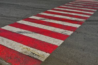 Yaya geçidini çiz.