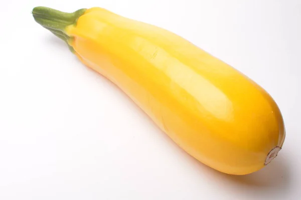 Zucchini Amarelo Isolado Branco Verdura Courgette Crua Abóbora Tutano Orgânico — Fotografia de Stock