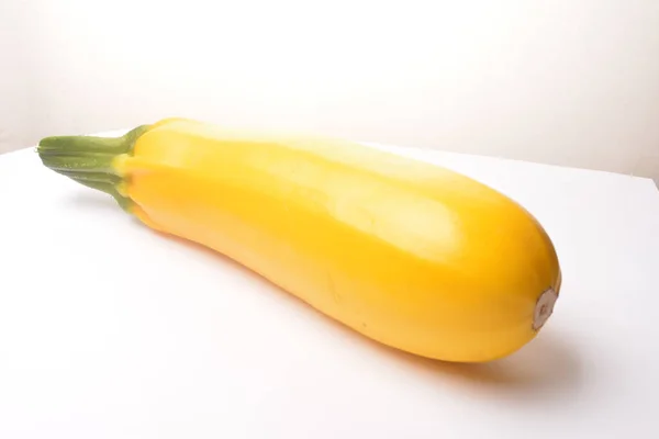 Calabacín Amarillo Aislado Blanco Calabacín Crudo Vegetal Calabaza Médula Orgánica — Foto de Stock