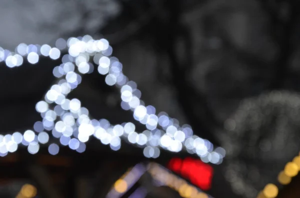 Decorazioni Natalizie Sulla Strada Luci Colorate Bokeh Vacanza Illuminazione Notturna — Foto Stock