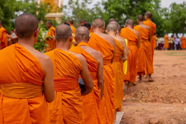 Había Mérito Mañana Gente Metería Comida Las Limosnas Muchos Monjes —  Fotos de Stock