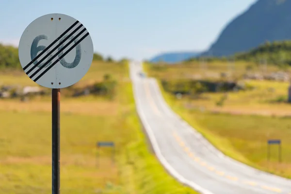 Limite Velocidade Cancelar Sinal Estrada Noruega Viagens Carro Escandinávia — Fotografia de Stock