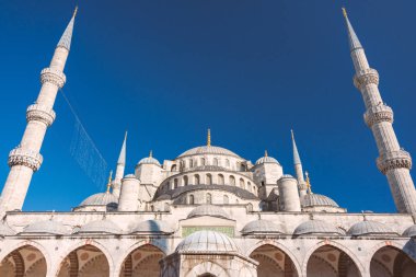 İstanbul ' da bulunan eski ve güzel Sultan Ahmed Camii (Sultanahmet Camii) Osmanlı imparatorluk Camii. Arka plan mavi gökyüzünde.