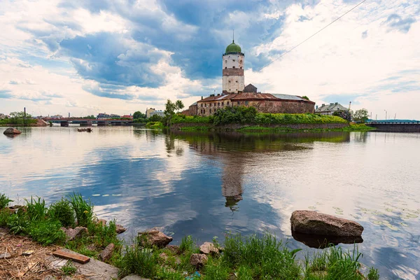 Château de Vyborg en Russie le jour de l'été — Photo