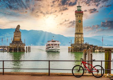 Lindau, Bavyera, Almanya, Avrupa 'da Bavyera Aslanı ve Yeni Deniz feneri (Neuer Lindauer Leuchtturm)