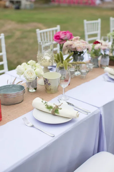 Outdoor Catering Δείπνο Στο Γάμο Σπιτικό Γαρνιτούρες Διακόσμηση — Φωτογραφία Αρχείου