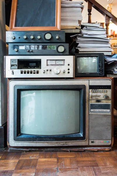 Televisión Antigua Reproductores Casetes Obsoletos —  Fotos de Stock