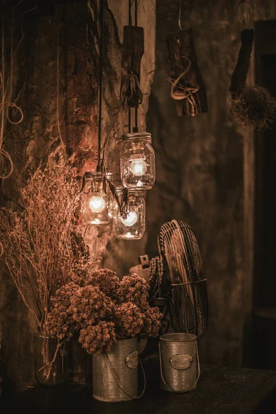 Diy Sklenice Lampy Květinami Plechovky Pultu Dekorace Rustikálním Stylu Vinobraní — Stock fotografie