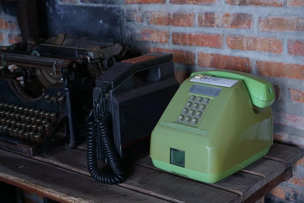 Класичний Старий Платний Телефон Колекції Полиць — стокове фото