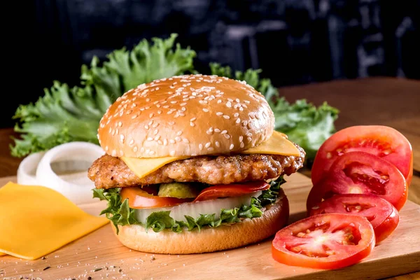 Hamburguesa Queso Con Ingredientes Lateral — Foto de Stock