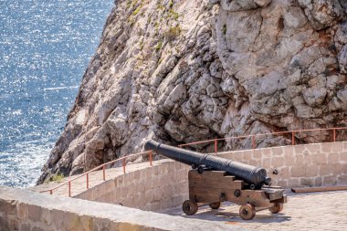 Eski Dubrovnik Kalesi 'ndeki eski tarihi kilise.