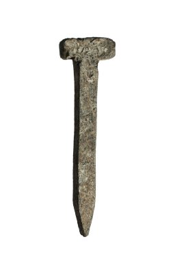 Paslı eski metal çivi beyaz arka planda izole