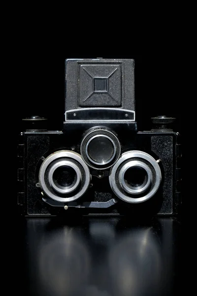 Karanlık Ortamda Klasik Tozlu Kamera — Stok fotoğraf