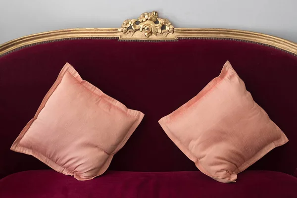 Close Fotografia Sofá Luxo Com Travesseiros — Fotografia de Stock