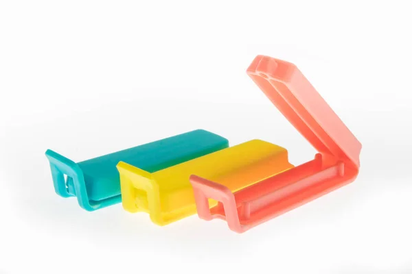 Plastic Zak Afdichting Clips Geïsoleerd Witte Achtergrond — Stockfoto