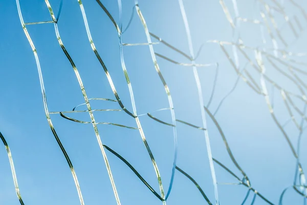 Vetro Finestra Trasparente Incrinato Con Sfondo Cielo Blu — Foto Stock