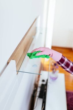 mikrofiber bezle temizlik kadın