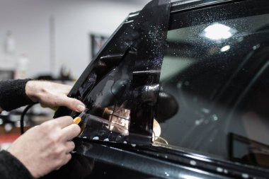 uzman pencere arabada renklendirme yapar