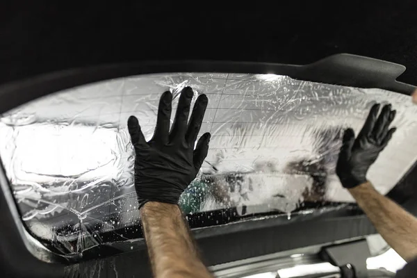 Especialista Hace Tintado Ventana Coche — Foto de Stock