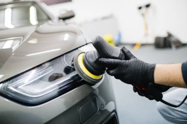 temiz çamaşır arabaya oto yıkama