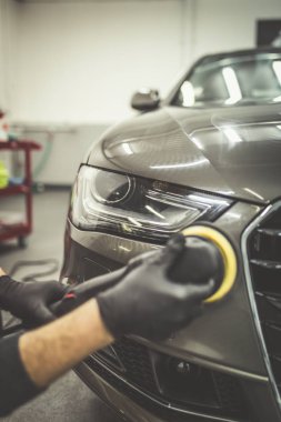 temiz çamaşır arabaya oto yıkama