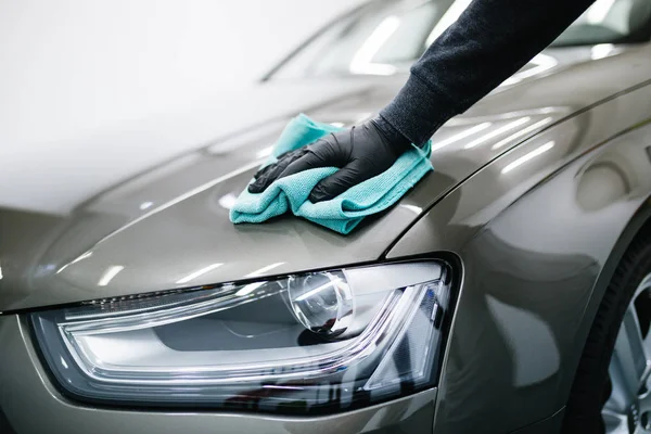 Cleaner Washing Car Car Wash Royalty Free Stock Images