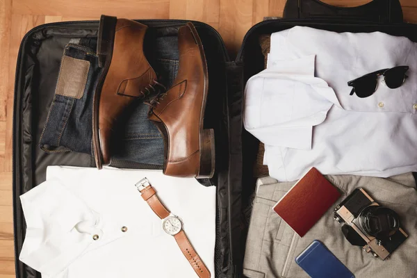 Seyahat çanta giyim, erkek aksesuarları ile açın