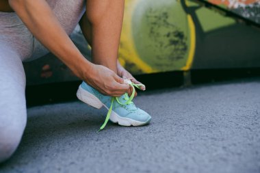 Tren hazır. Ayakkabı üzerinde seçici odak