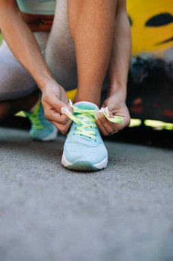 Tren hazır. Ayakkabı üzerinde seçici odak