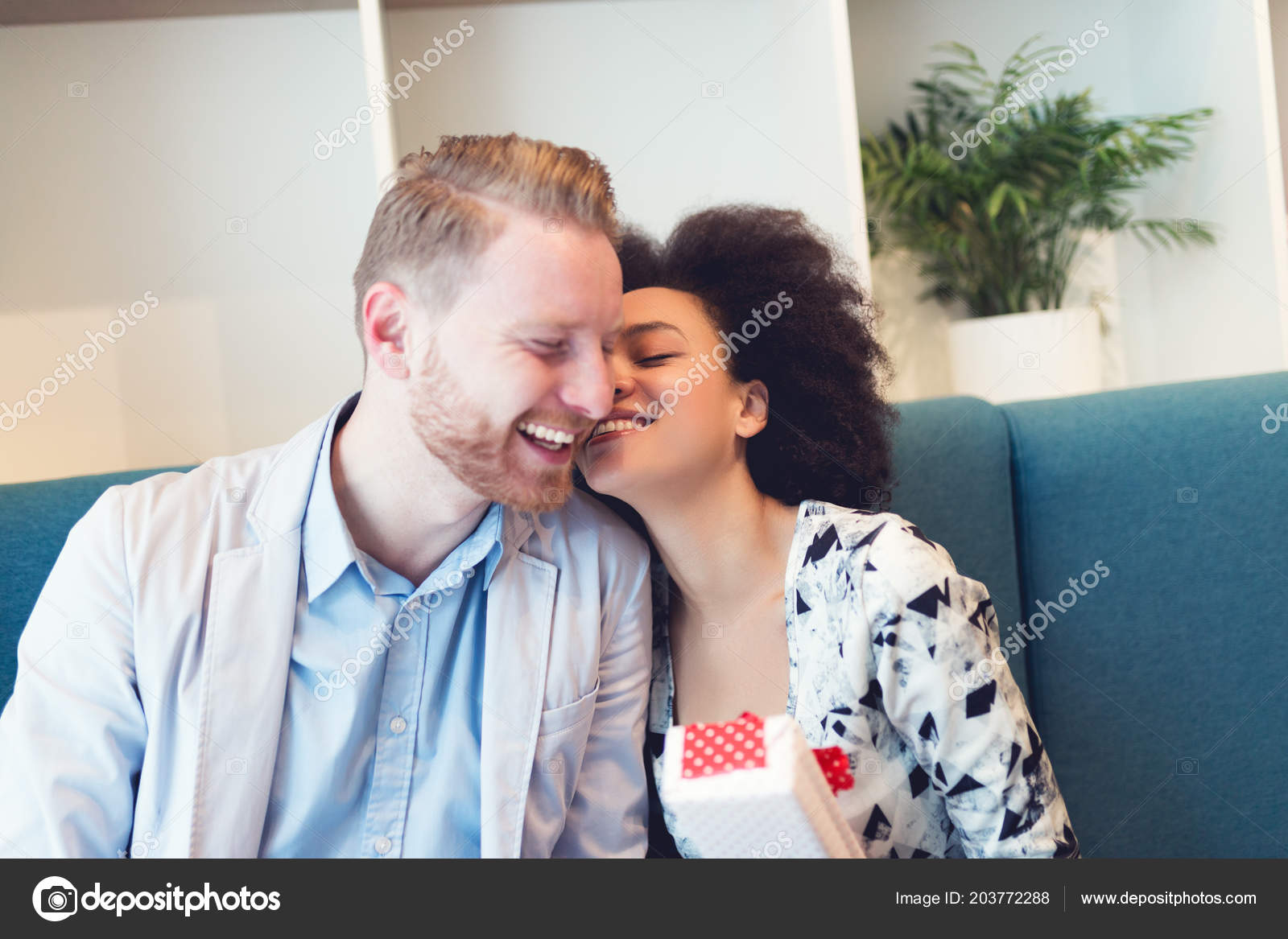 [PUNIQRANDLINE-(au-dating-names.txt) 47 Couple amoureux femme rousse homme grand [PUNIQRANDLINE-(au-dating-names.txt) 55