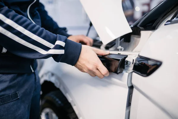 Inaktivera Bilen Innan Processen För Inslagning Bilen — Stockfoto