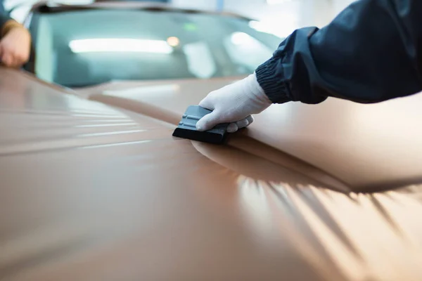 Car Wrapping Specialist Putting Vinyl Foil Film Car Selective Focus — Stock Photo, Image