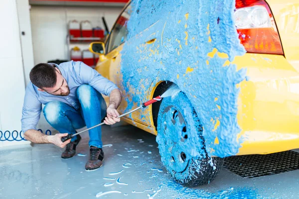 Man Cleaning Car Sponge Using Blue Foam Car Detailing Valeting — Stock Photo, Image