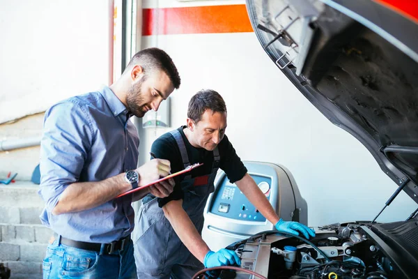 Auto Mechanica Reparatie Auto — Stockfoto